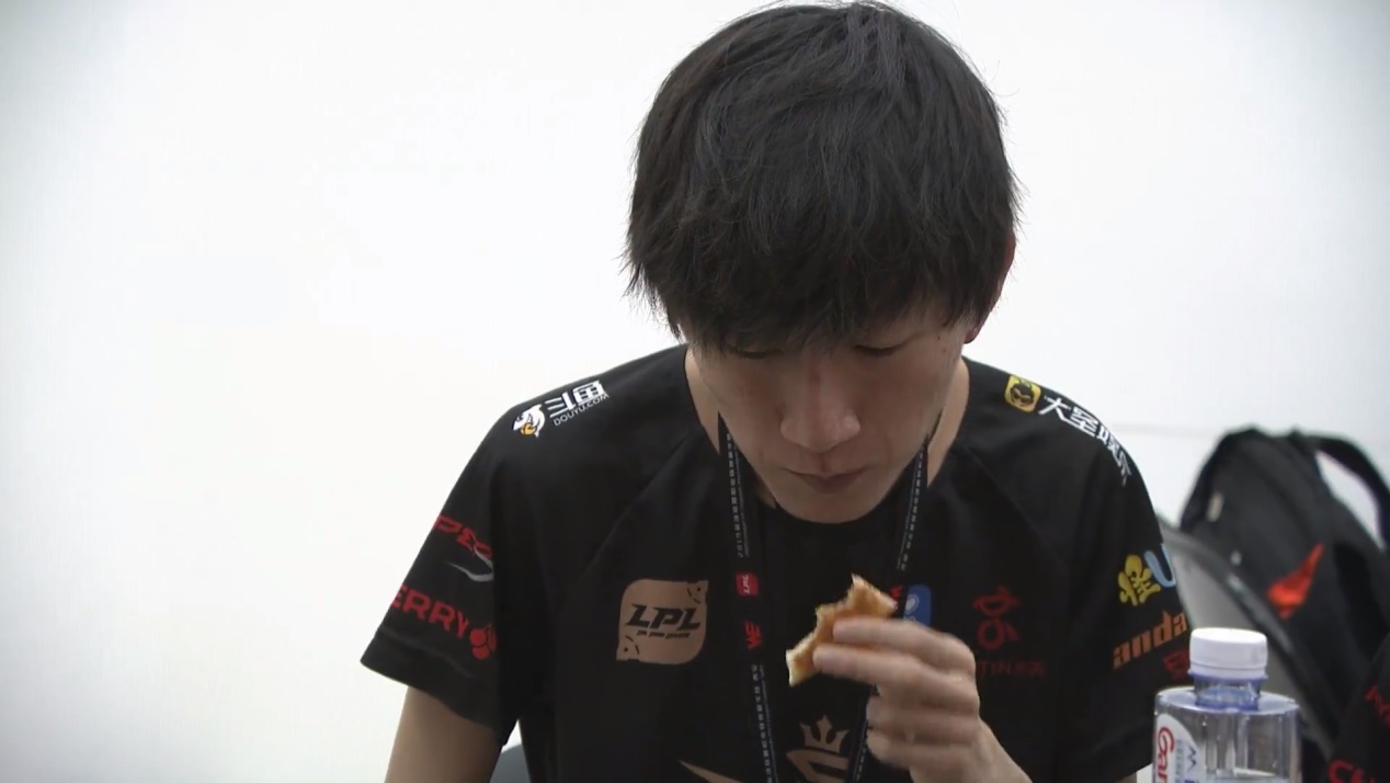 lpl|LPL史上最惨的选手？三年内一场都没赢过，职业生涯胜率仅为30%