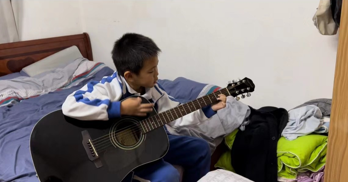 肖战|孙卓弟弟：哥哥回家了，我想跟他住在一个房间