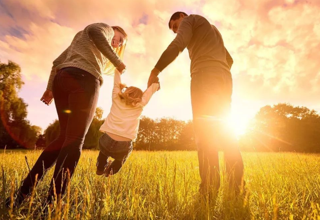 文妈育儿|父母须知，孩子真正需要的，其实是在爱和快乐中长大