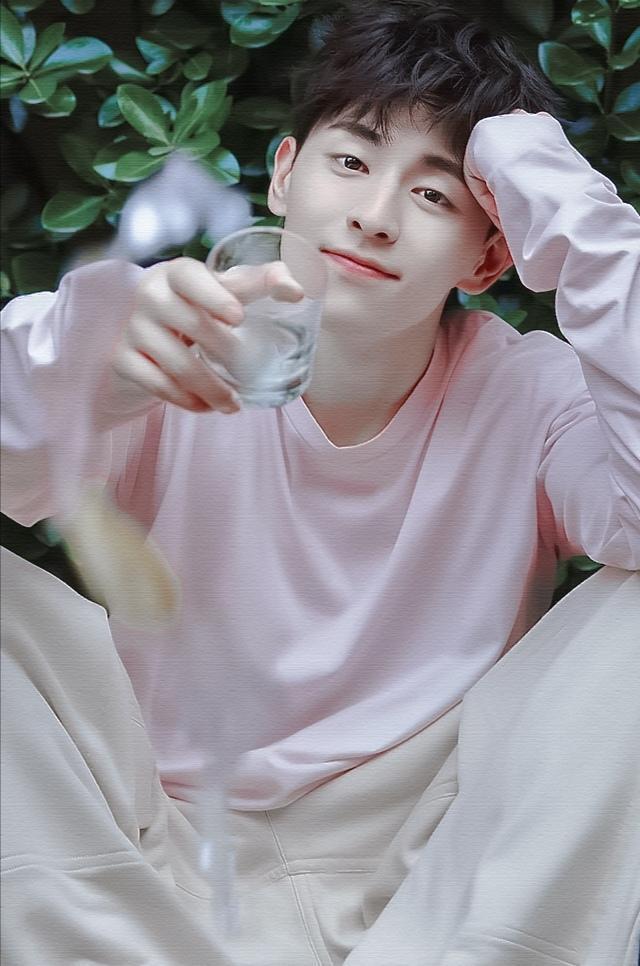 邓伦|邓伦在直播镜头下的腿长，爱了爱了。