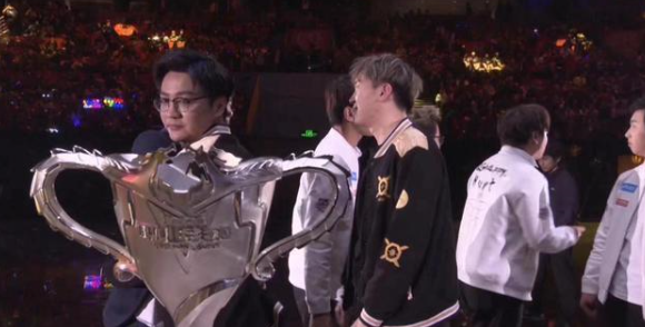 王者荣耀|《王者荣耀》职业选手不为人知的幕后故事，最后一个已成回忆