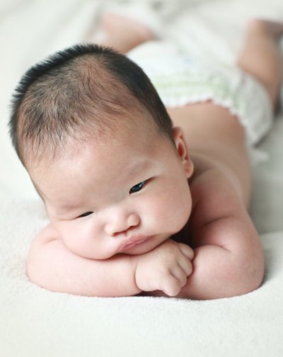 秋香育儿经|婴儿总是“吐泡泡”,是不舒服吗?别忽略这3个事实,孕妈别乱猜