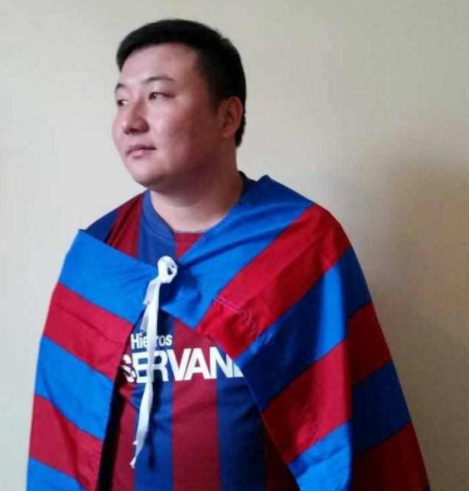 西甲|14年，中国球迷小曹200欧元入股西甲埃瓦尔，7年过去能赚多少钱？