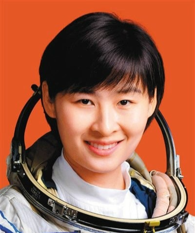 刘洋|中国首位女航天员刘洋近况，丈夫帅气露面，生活现状让人羡慕不已