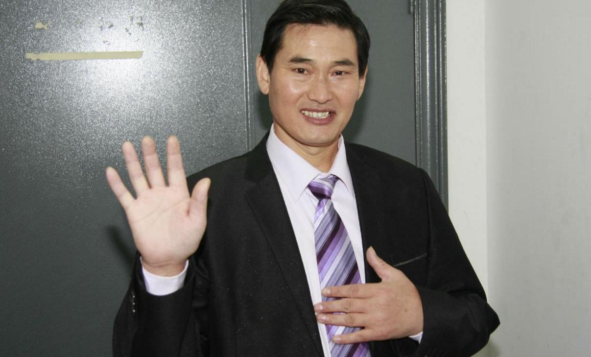 徐少华|“大衣哥”悲剧令人惊惧：在暴利的驱逐下，人们有多疯狂？