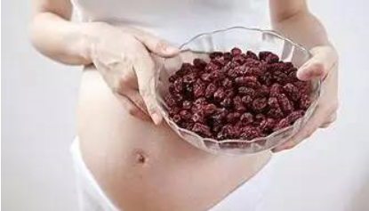 哦吼很棒|老婆缺铁贫血,糊涂老公让吃七斤红枣补血,医师怒斥,老公无知