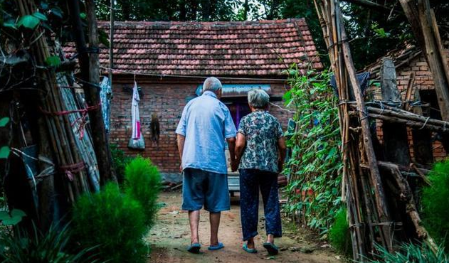 失眠|每天晨起2个馒头，确诊肝癌，医生指出：常吃2种食物，肝离“报废”不远了