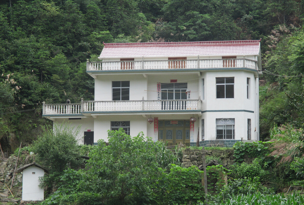 杭州|陕南农村老家有人花了几十万盖别墅，还是没有留住媳妇，原因何在