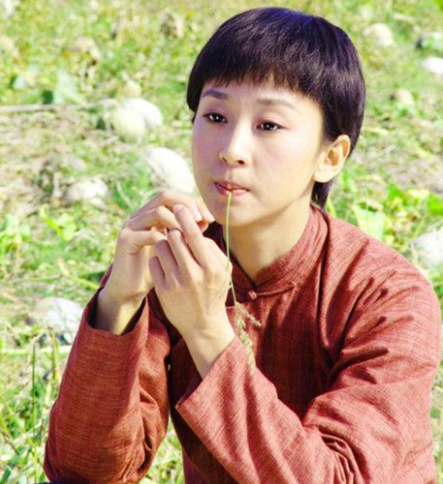 苗圃|嫌王大治太丑罗晋太嫩,转头给富豪生孩子的苗圃,幸福吗?