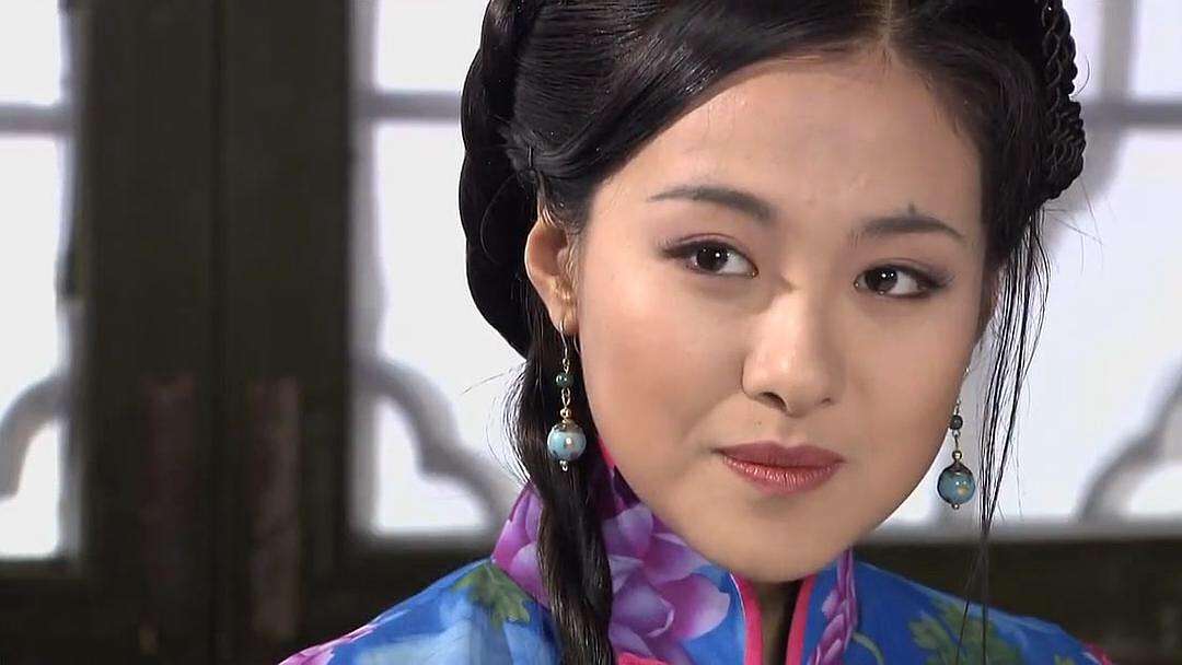 沈傲君|毕业拍广告走红，事业顺利情路坎坷，分手后遇爱新觉罗真王子，如今生活幸福！