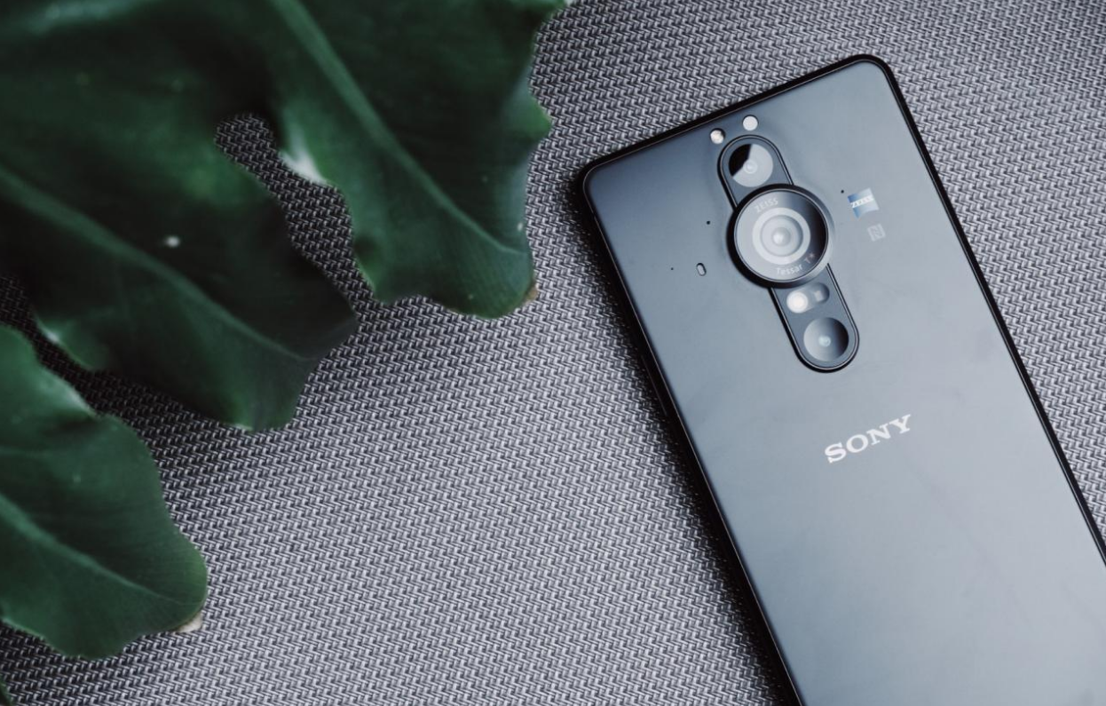索尼Xperia|这是啥操作啊？索尼万元新机未发售先降5200，网友都看懵了