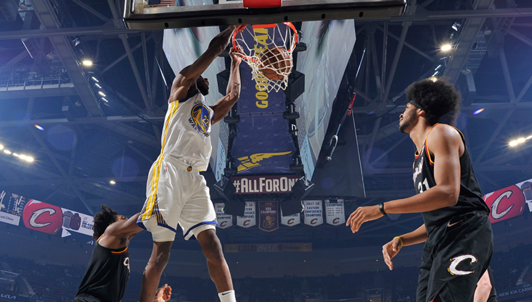 斯蒂芬·库里|勇士四连胜!库里33分冲击得分王!安德森9中8成替补奇兵