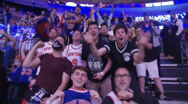 篮网队|差距巨大！篮网和尼克斯主场首战，球迷数和火爆程度肉眼可见