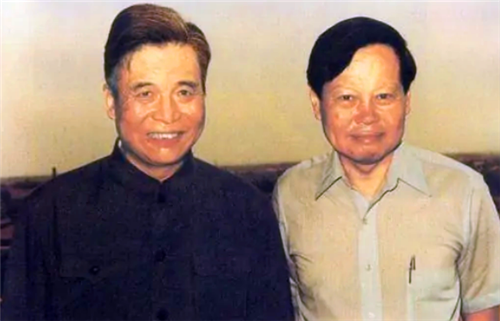 晚清|杨振宁回国后年薪是多少？看到清华开出的金额，你才清楚他的伟大