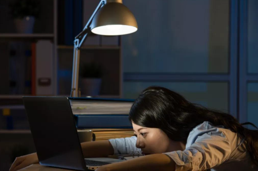 肩周炎|身上这2处“疼痛”,别再误以为是肩周炎了,或是癌细胞“苏醒”的预兆