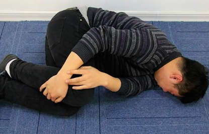 天天听健康|身体若出现3个异常，骨骼或已“酥的掉渣”，占一个也要养骨了