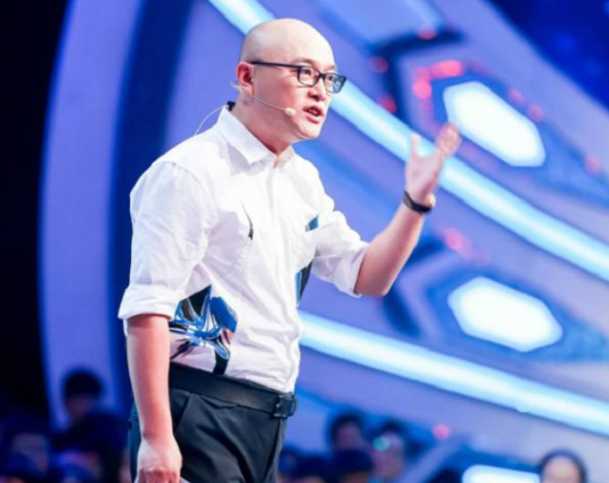 非诚勿扰|“打工仔”上非诚勿扰，24盏灯全灭，孟非笑了：他是刘銮雄的儿子