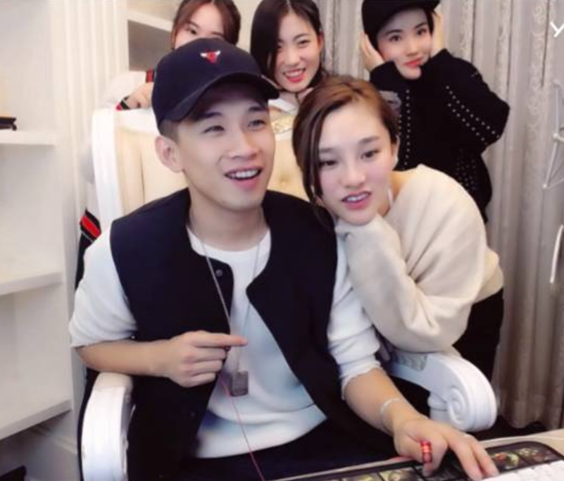 李天佑|他曾公然喊话刘德华，谁人气高还不一定呢！如今28岁却遭全网抵制