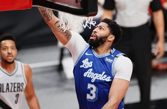 安东尼·戴维斯|湖人直通季后赛希望渺茫！浓眉哥点出崩盘原因，沃格尔直言有信心