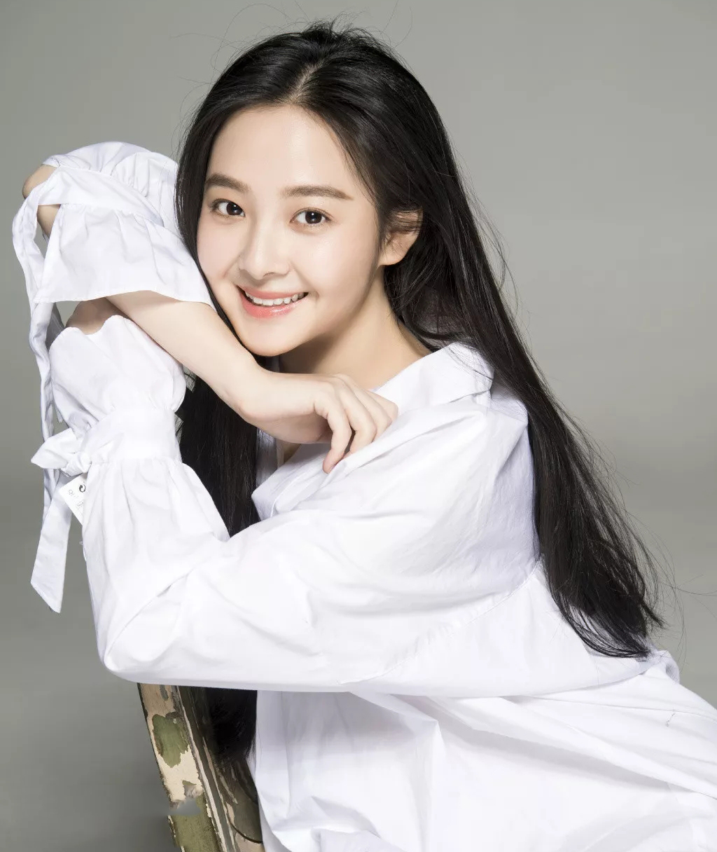 杨丽晓|童星出道的杨丽晓如今逆袭，美得不可方物，她和释小龙秘密结婚？