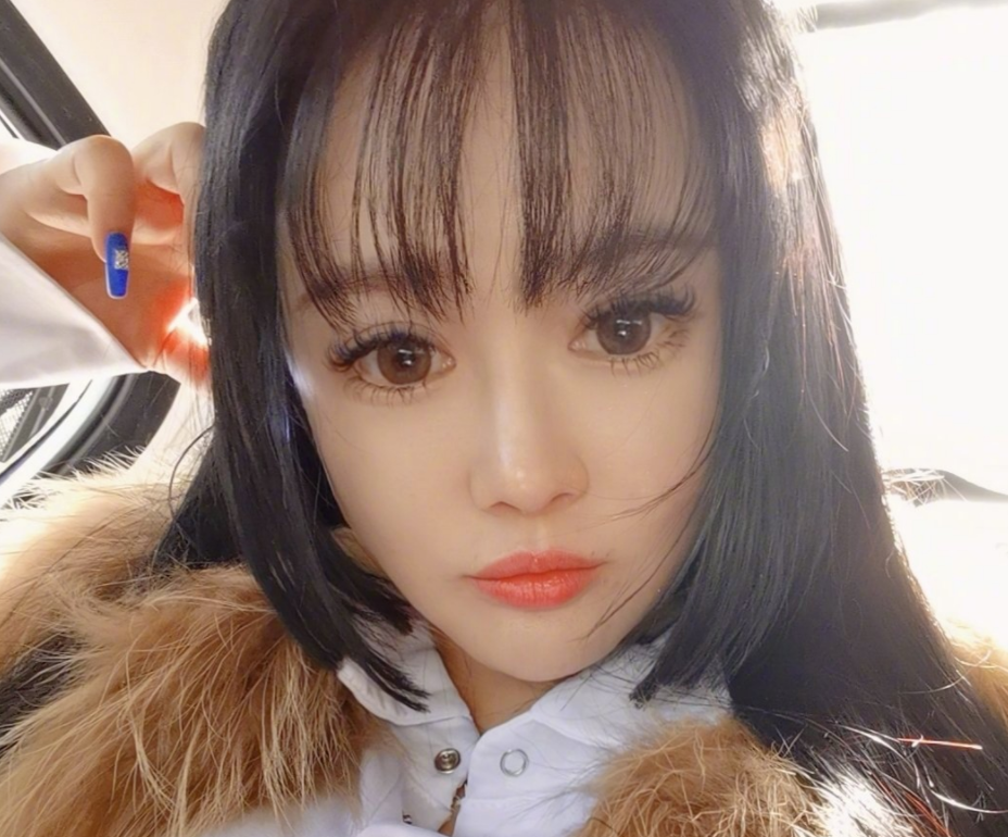 冉莹颖|冉莹颖的脸又变了，满满硅胶感，看起来非常的“假”