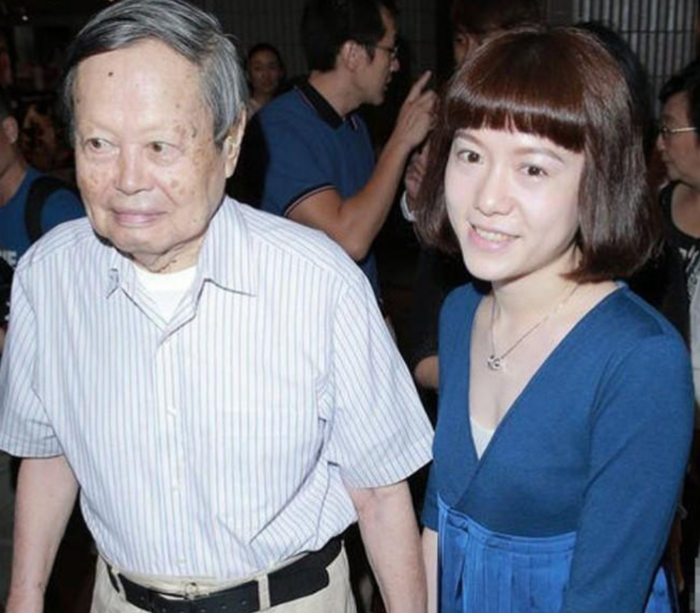 杨振宁|杨振宁：我死后赞成你再婚，翁帆的回答，展现了两人之间的情感