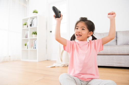 一诺诺诺诺|75岁退休医生透露：嘴边3种食物是“烂脾王”，少给孩子吃