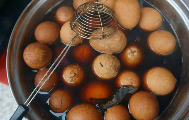 医线天 45岁男子一天一鸡蛋,确诊肝癌,医生:常吃“1鸡蛋”,铁打的肝也难抗