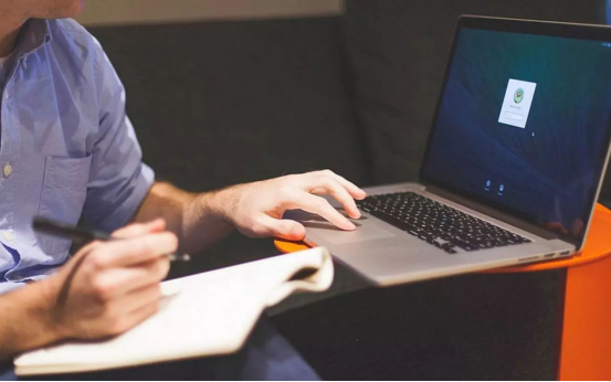 天天听健康 35岁男子肺结节转癌，呼吸科院士：常吃2物，小心肺脏“烂如渔网”