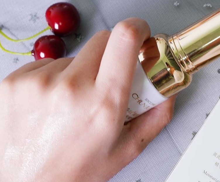 黄瓜 大牌精华液买不起,这4款小牌精华平价又好用,能替代大牌还省钱