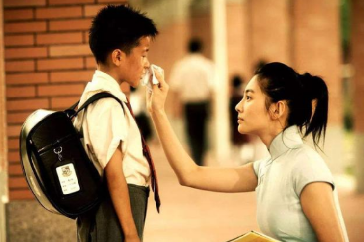 小燕子|被周星驰骗了12年，《长江七号》全是美女，如今的暴龙美到不敢认