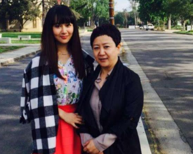 杨紫|杨紫隐瞒多年的亲妈，原来是《甄嬛传》中的她，难怪一直没有公开