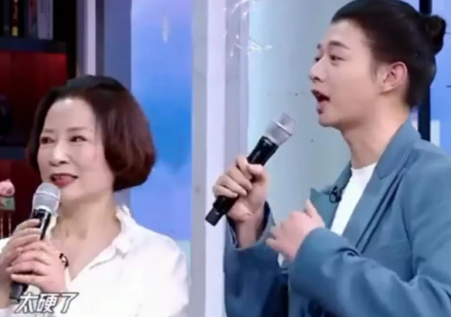 霍尊|霍尊的名字是他妈给取的,他爸很有意见,怕他撑不起!