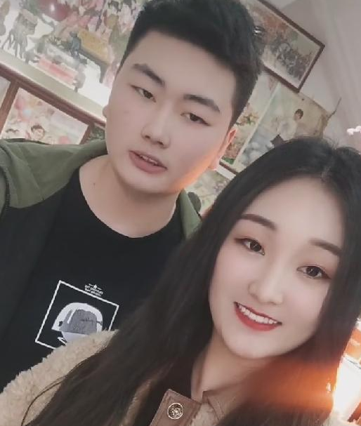 尹静姬|二号马蓉？大衣哥儿媳直播起波澜，儿子朱小伟沦为“工具人”？