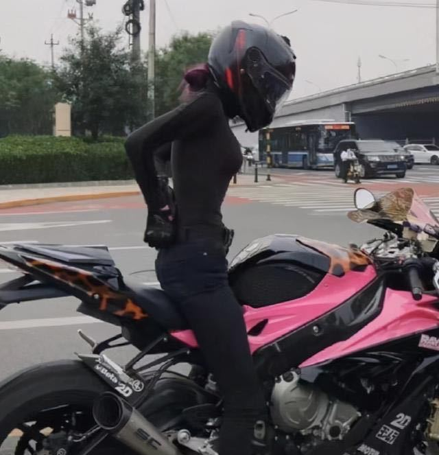 |痞幼不玩机车了？想转型为舞蹈网红，却被吐槽：嫌自己粉丝太多吗