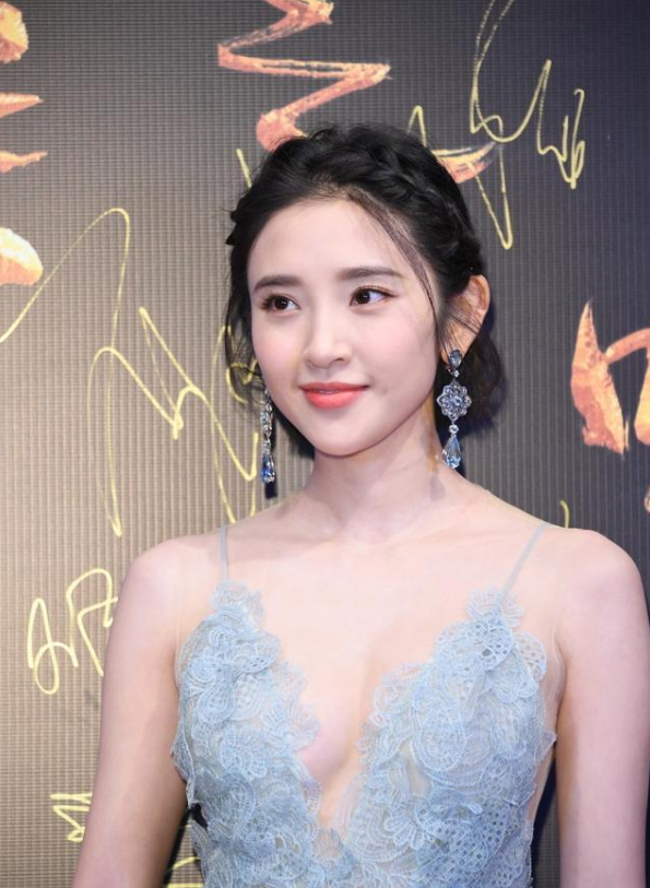 唐艺昕|有种“整容”叫结婚一年后，张若昀没啥变化，唐艺昕已经认不出来