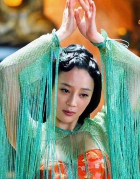 刘浩存|“明明长得一般，却非要演美人”的4位女明星，你认识哪个？