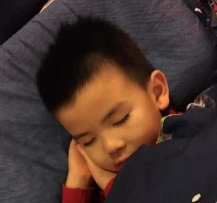 秦海璐|5年前，36岁的秦海璐冒险生下一个“巨婴”，孩子如今成了这样