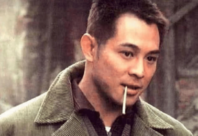 李连杰|曾打断李连杰手臂踢飞吴京，却被妈妈当女孩养，今61岁成这样