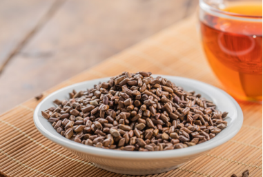 睡眠|面部出现3种异常，说明肝已“硬如磐石”，占一个，也要早做检查