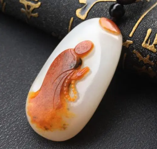 |知道和田玉的触感是什么样吗？那要细细的进行感受，才能深有体会