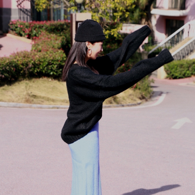 李菲儿|李菲儿穿露脐装录节目，失去十级瘦身，这就是33岁女明星的腰围？