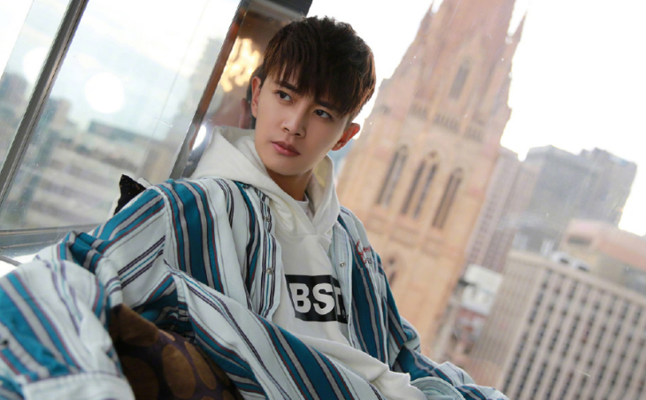 任嘉伦|任嘉伦的周生辰是沉淀后的作品，眼神和微表情管理更成熟，更耐久