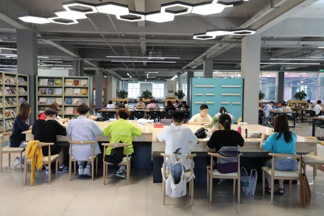 高校|浅谈高校青年教师职业幸福感的消解与重构，确保高校教育质量的提升