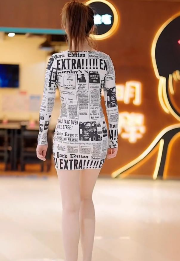 花团锦簇 另类风格的“报纸裙”造型,轻松吸引路人回头