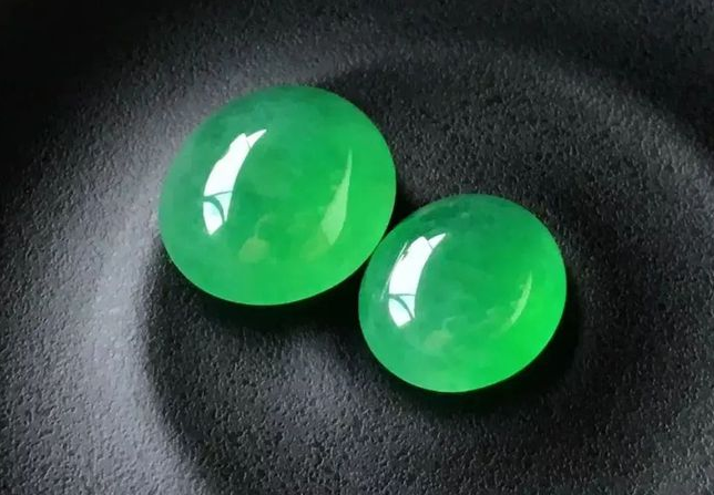 翡翠|都说翡翠是“玉石之王”，怎么回收时它又不值钱了呢？其中大有说法！