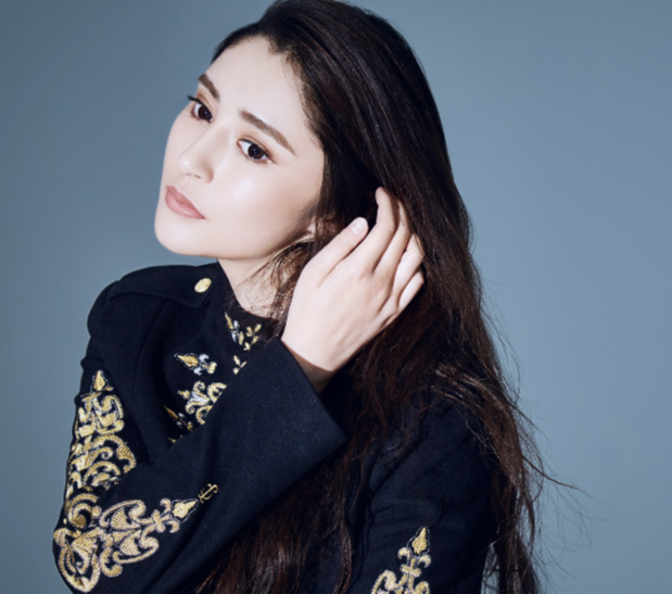 李心艾|李心艾，曾是周杰伦最美女主，现在她的身材和早前的她，胖若两人