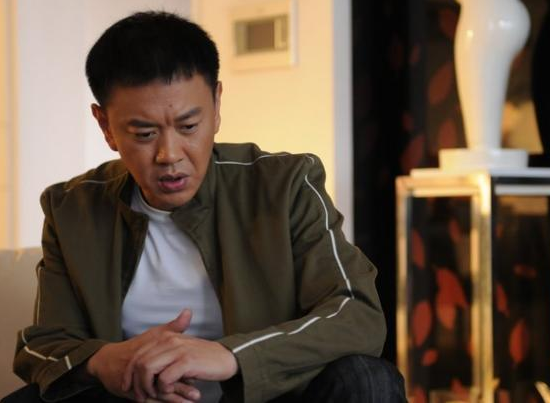 歌舞|37岁身家不菲却偏爱跑龙套？张嘉译在哪儿他就跟到哪儿！