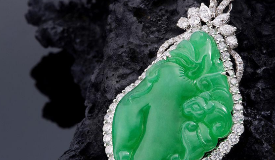 翡翠|关于翡翠的收藏，先来看完这些知识，也能避免一些不必要的坑