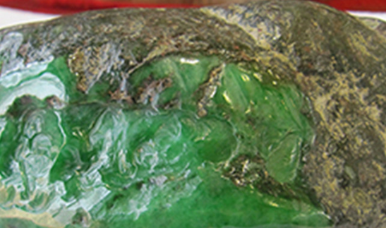 翡翠|素面翡翠和镶嵌的区别是什么？很多人都不清楚，到底应如何去选